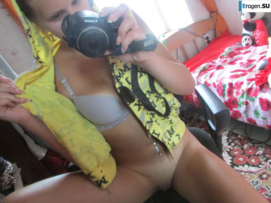 The girl loves to photograph her pussy. Part 2. Photo 17