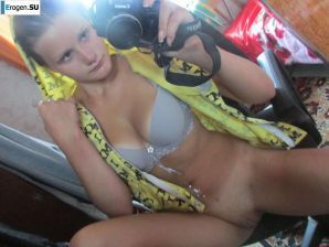 The girl loves to photograph her pussy. Part 2. Thumb 16
