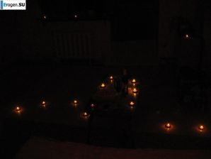 Интимный ужин на полу. Эскиз 23