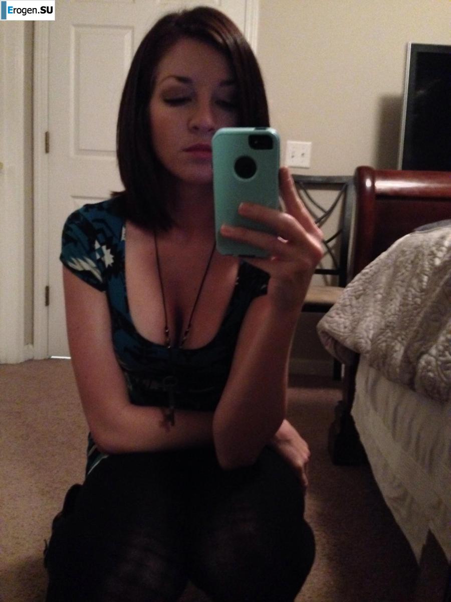 The cheerful young lady makes her selfie. Photo 58