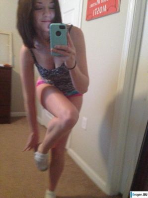 The cheerful young lady makes her selfie. Thumb 19