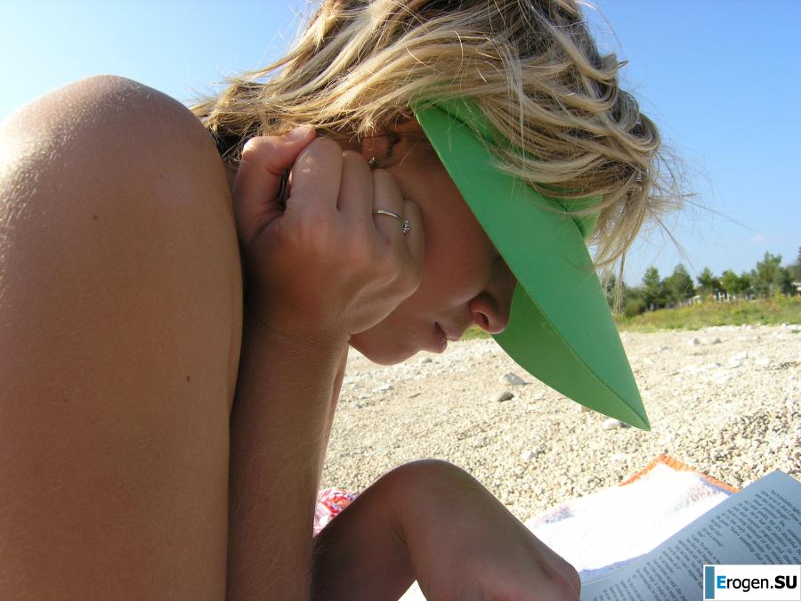 Couple on vacation. Photo 21