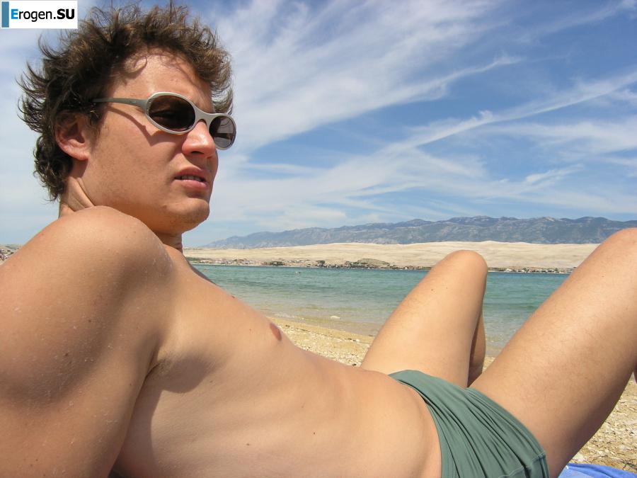 Couple on vacation. Photo 31