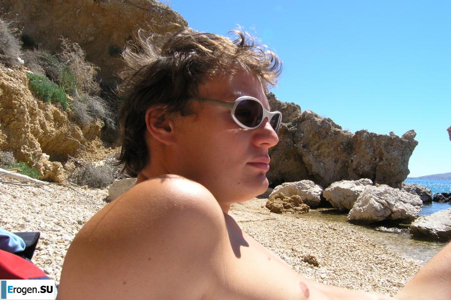 Couple on vacation. Photo 36