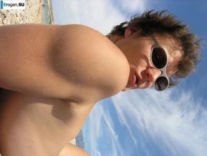 Couple on vacation. Thumb 32