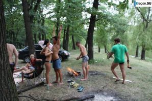 Гуляют девки, гуляют мужики. Эскиз 38