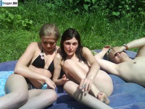 Посиделки на природе. Эскиз 25