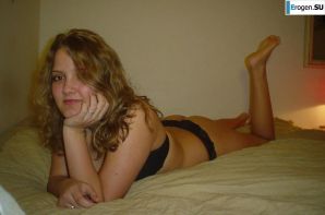 Грудастая музыкантка. Эскиз 33