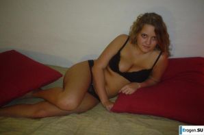 Грудастая музыкантка. Эскиз 37