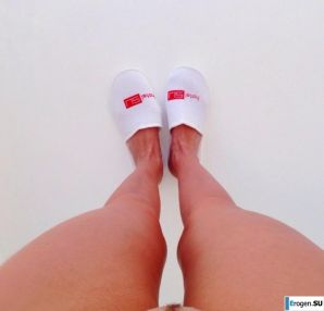 At the hotel. Thumb 8