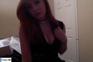 Позирует и развлекается. Эскиз 55