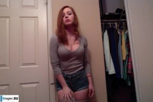 Позирует и развлекается. Эскиз 59