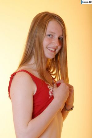 Рыженькая моделька. Эскиз 33