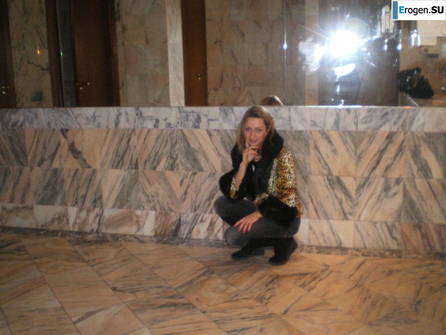 We're fooling around with girlfriends. Photo 11