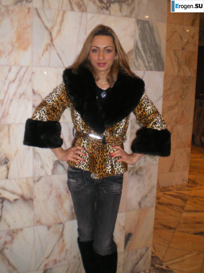 We're fooling around with girlfriends. Photo 16