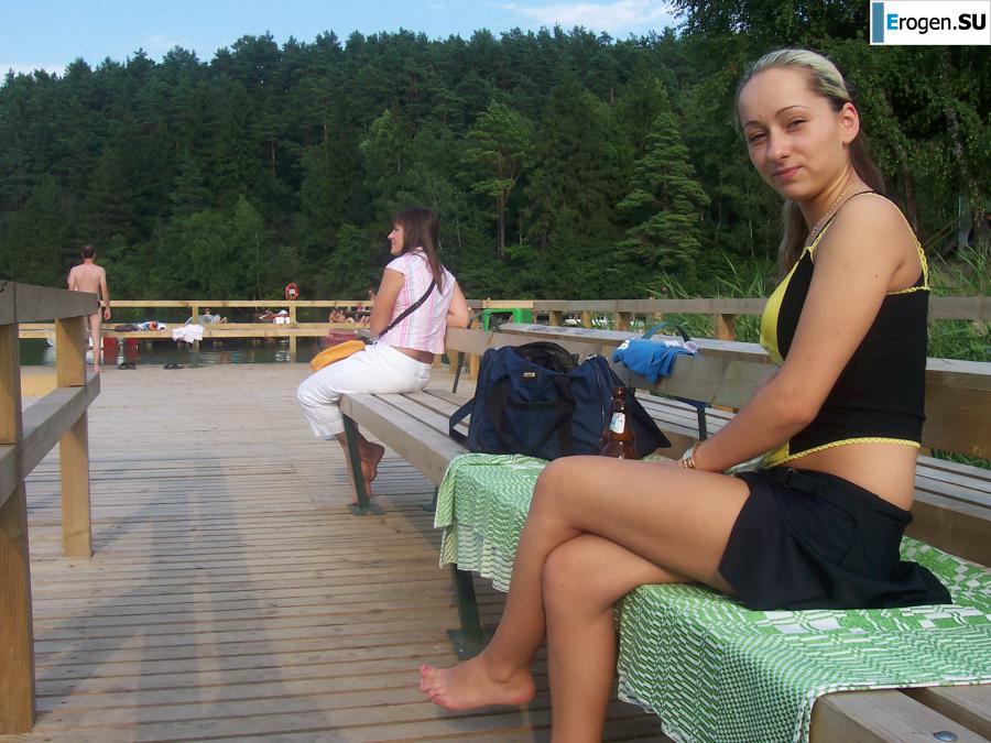 We're fooling around with girlfriends. Photo 4