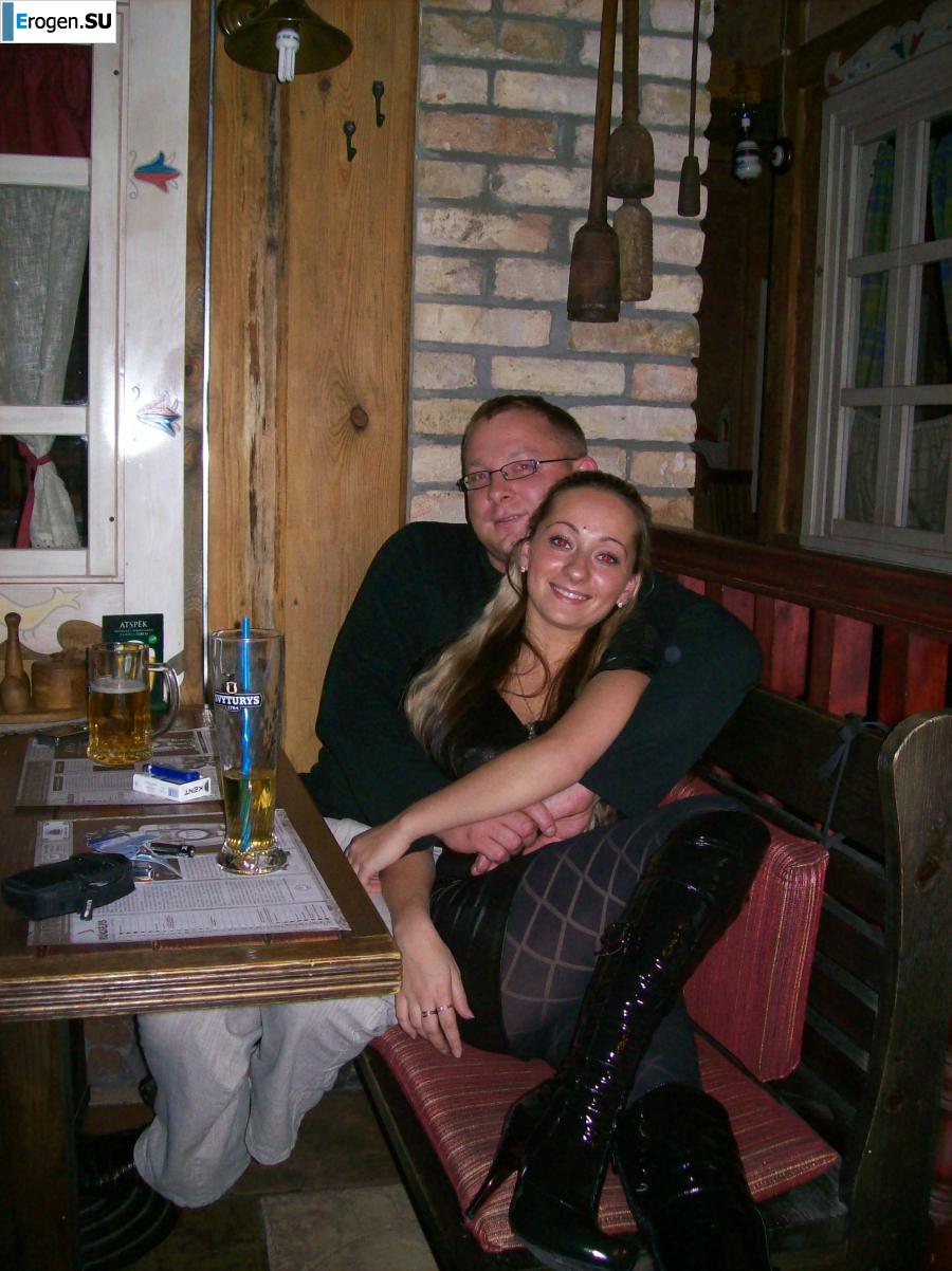 We're fooling around with girlfriends. Photo 40