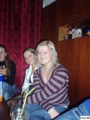 We're fooling around with girlfriends. Thumb 37