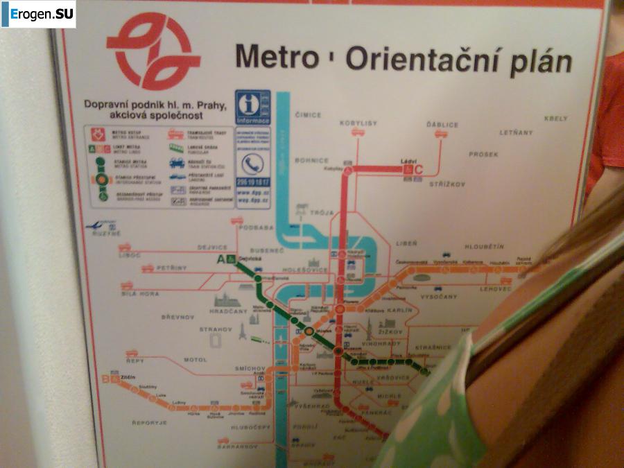 A young couple fooling around. Photo 28