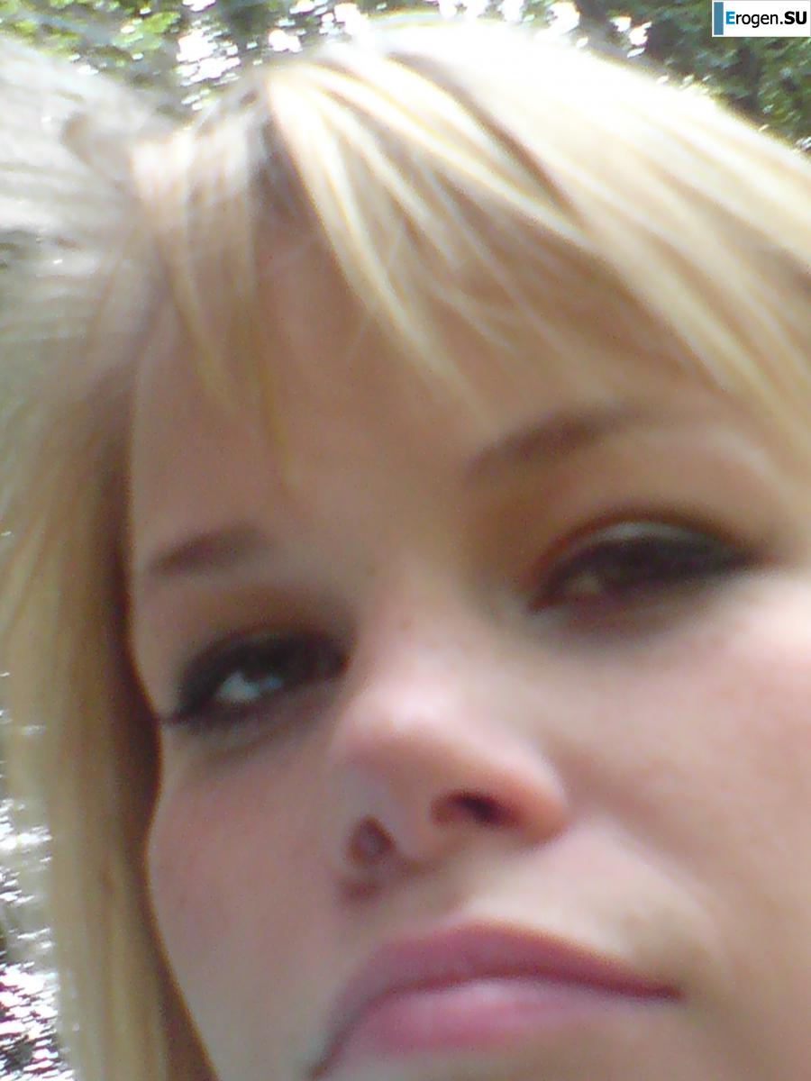 A young couple fooling around. Photo 36