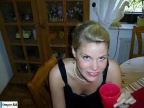 A young couple fooling around. Thumb 6