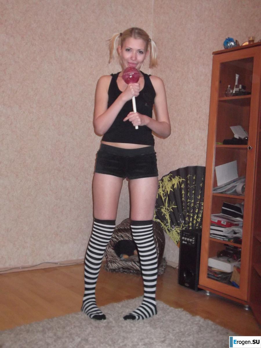 Let's pose a bit. Photo 4