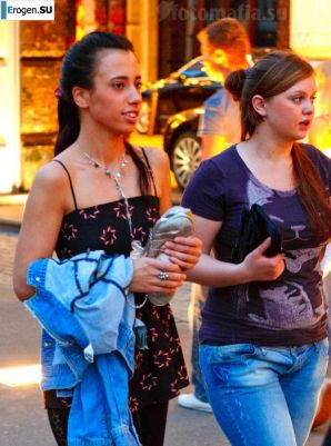 Girls in Super Stretch Jeans. Thumb 30