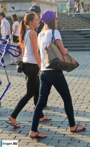 Girls in Super Stretch Jeans. Thumb 50