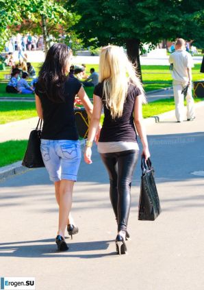 Girls in Leggings. Thumb 11