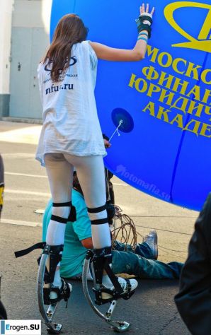 Girls in Leggings. Thumb 6