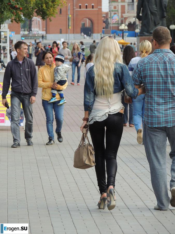 Some more girls in leggings. Photo 23