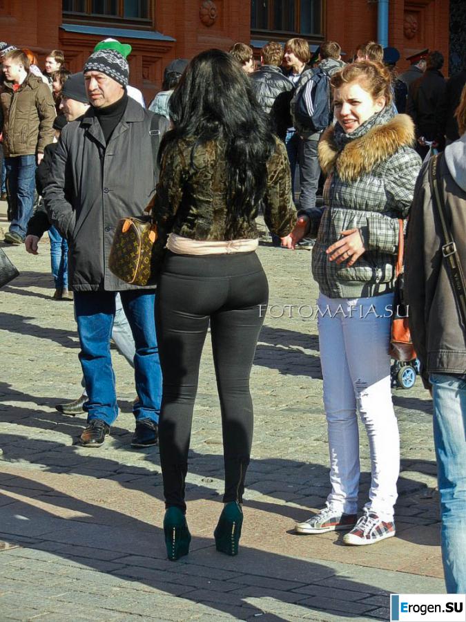 Some more girls in leggings. Photo 31