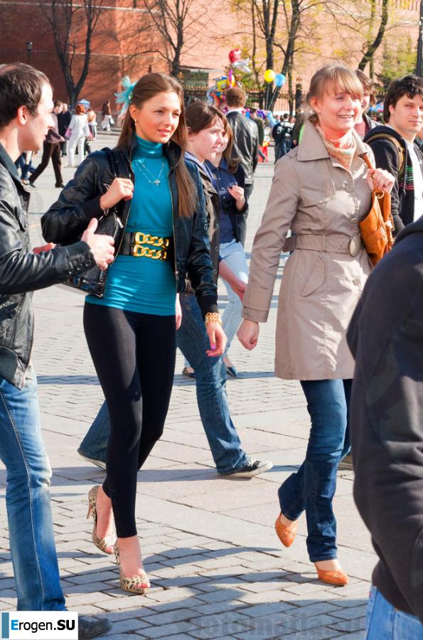 Some more girls in leggings. Photo 38