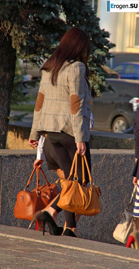 Some more girls in leggings. Photo 47