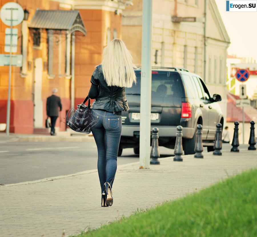 Some more girls in leggings. Photo 5