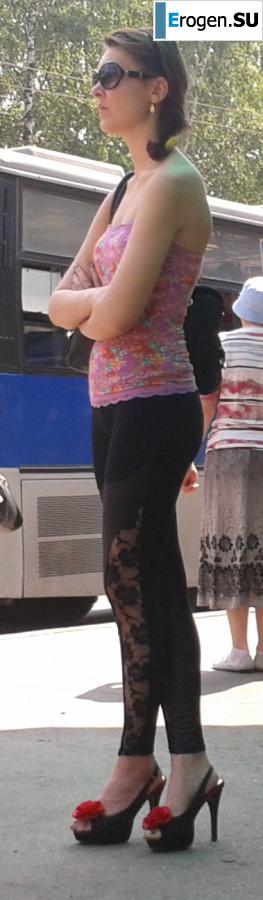 Some more girls in leggings. Photo 7