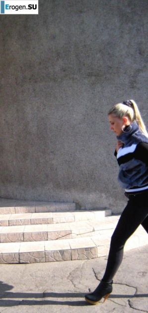 Some more girls in leggings. Thumb 12