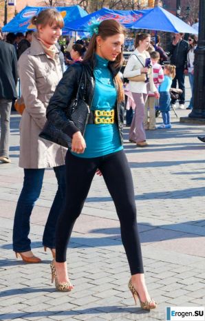 Some more girls in leggings. Thumb 42