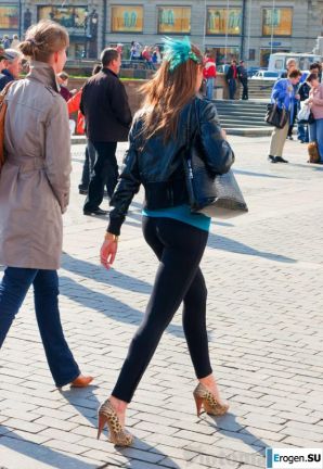 Some more girls in leggings. Thumb 44