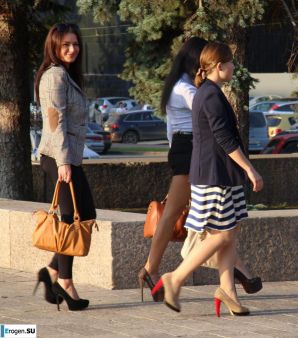 Some more girls in leggings. Thumb 45