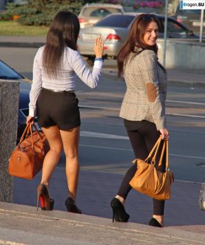 Some more girls in leggings. Thumb 51