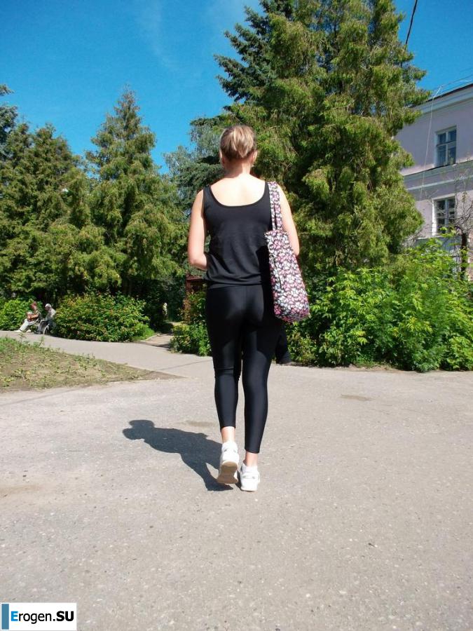 Girls in all the most tight-fitting. Photo 12