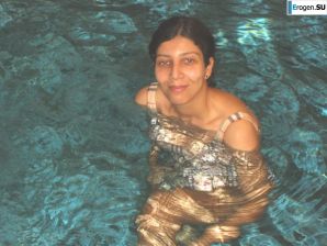 In England naked. Thumb 12