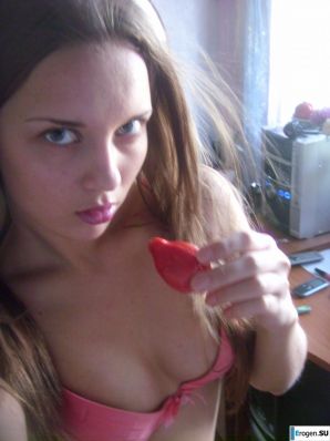 Selfies of a young artist. Thumb 7