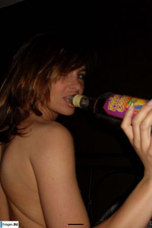 A bit of debauchery in the middle of the night. Thumb 60