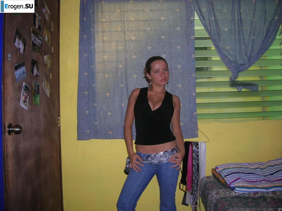 Mulatto with Nice Boobs. Photo 3