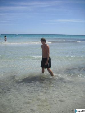 Дурачимся на курорте. Эскиз 38