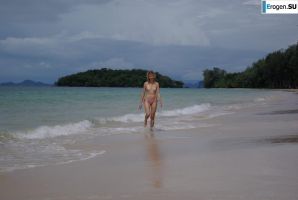 Лежим себе, загораем. Эскиз 24