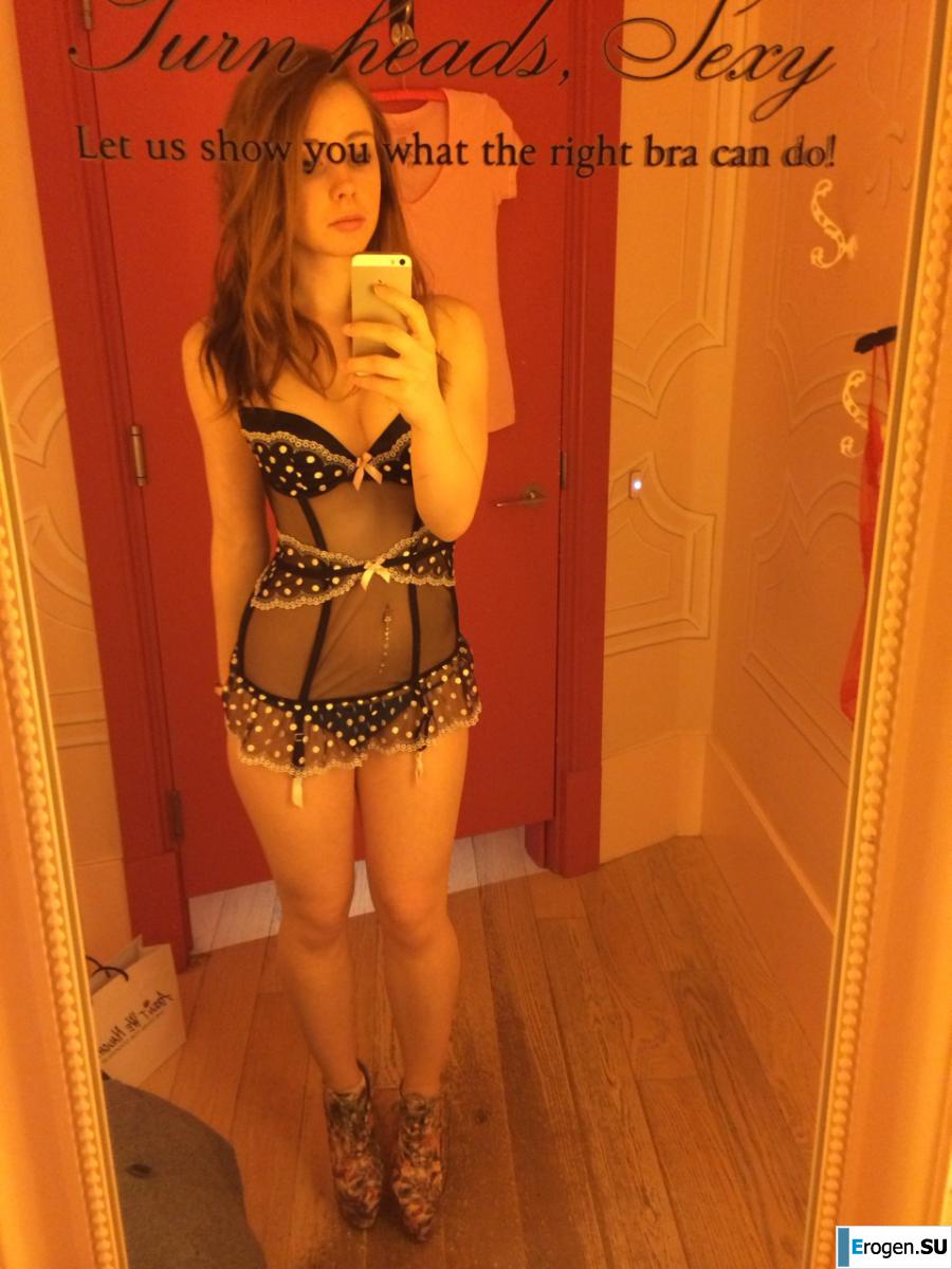 The foreigner self-photographs. Photo 3