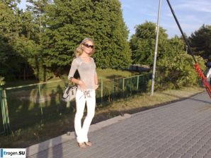 18 years old . Thumb 34